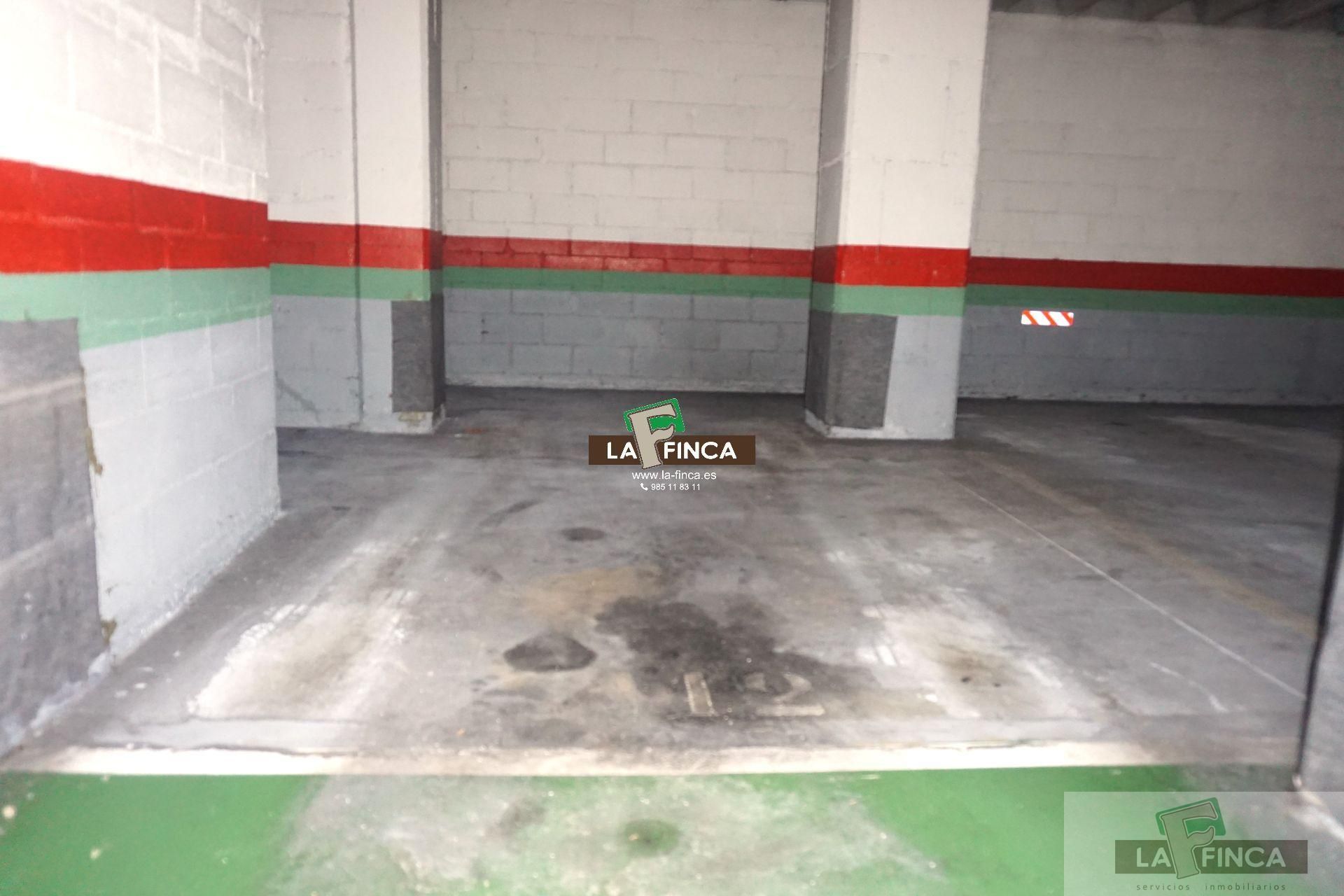 Garage for sale in Santo Domingo - El Campillín