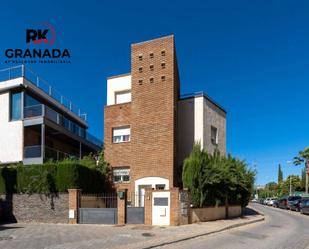 Exterior view of Single-family semi-detached for sale in  Granada Capital  with Air Conditioner, Parquet flooring and Terrace