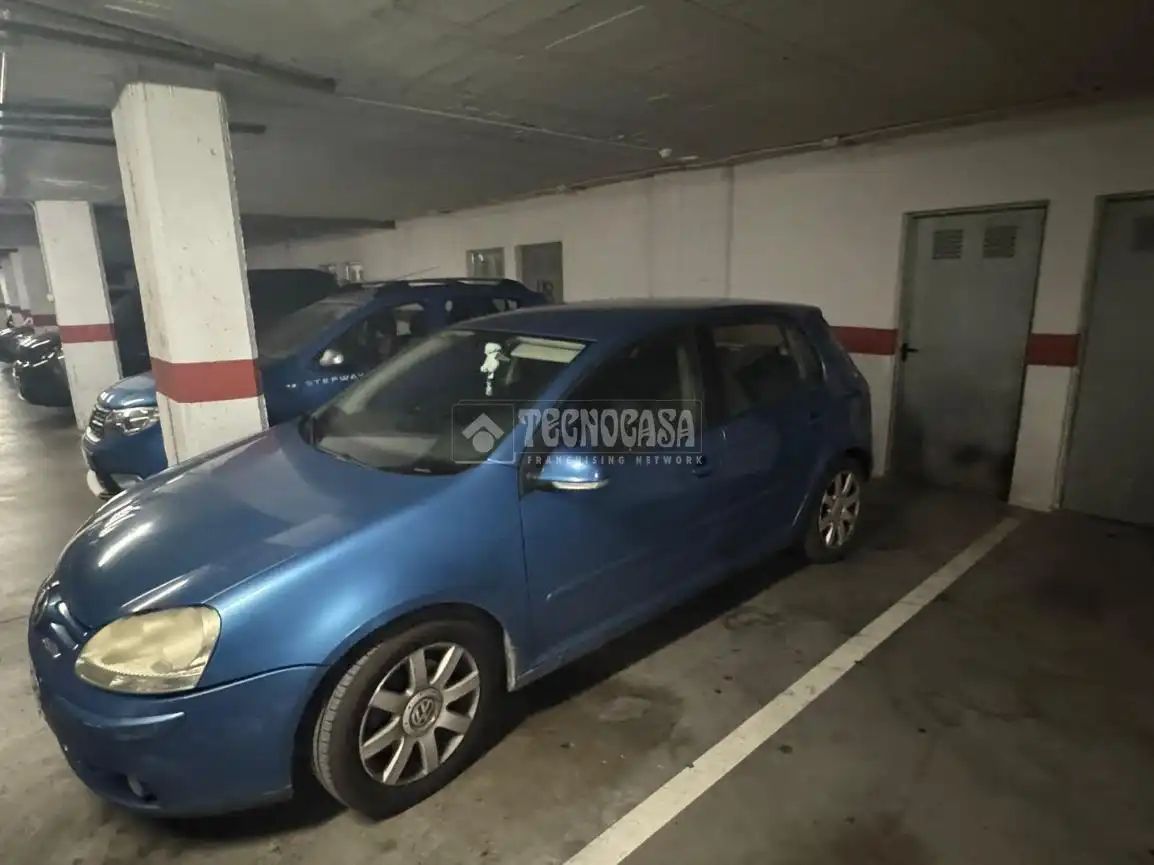Aparcament de Pis en venda en Estepona