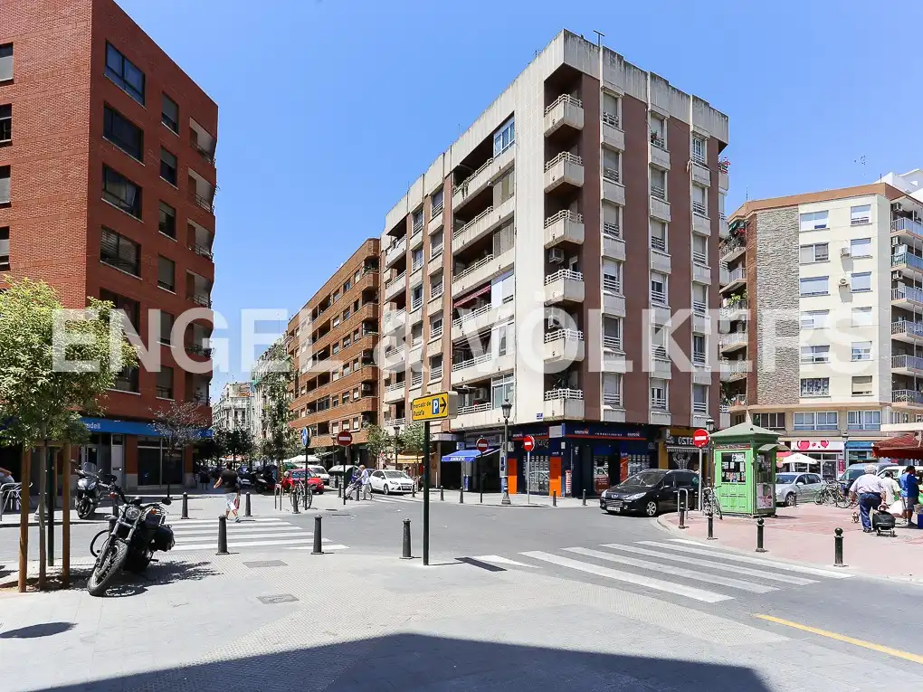 Vista exterior de Pis en venda en Valencia amb Aire condicionat, Calefacció i Parquet
