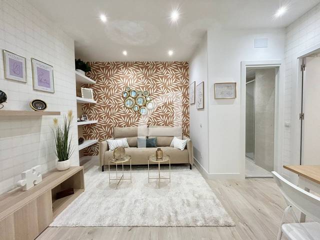 Piso en Venta en De los Relatores en Embajadores - Lavapiés