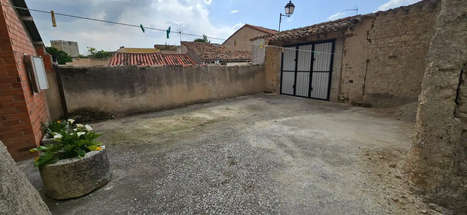 Parking de Casa o chalet en venta en Tiedra con Calefacción, Jardín privado y Terraza