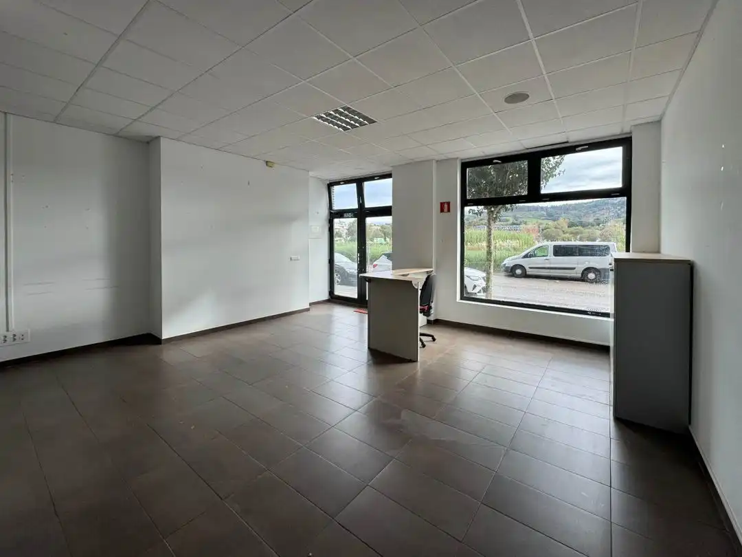 Local comercial de lloguer a Colindres, imagen 5