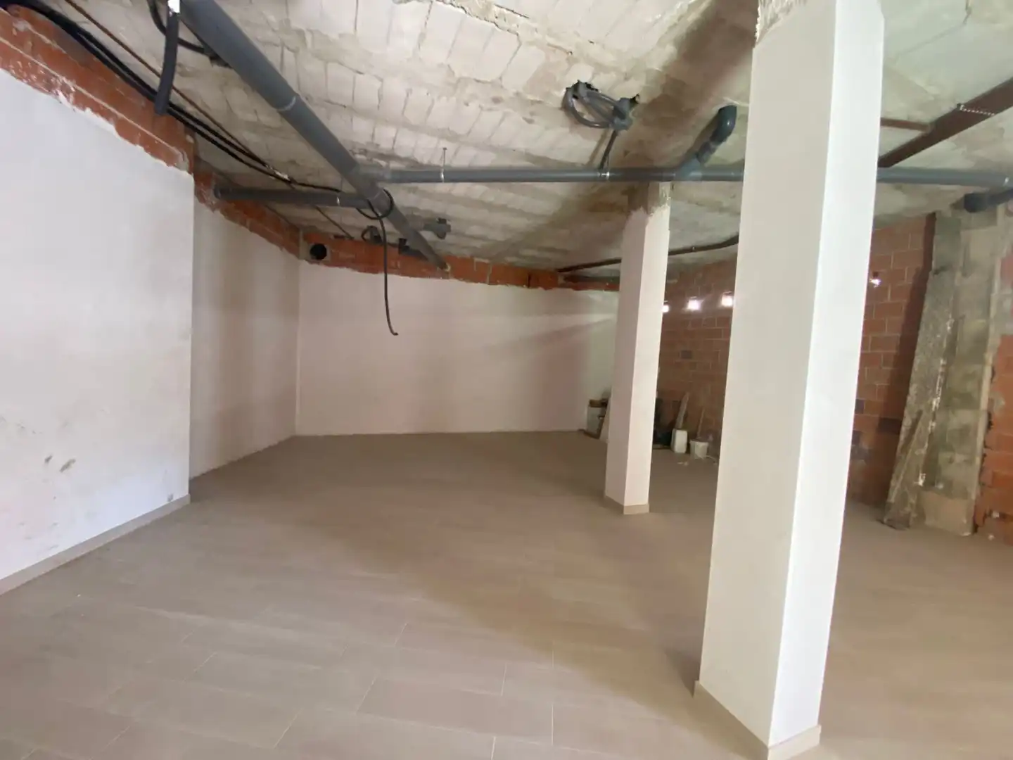 Local comercial de lloguer a Casco Antiguo, imagen 3