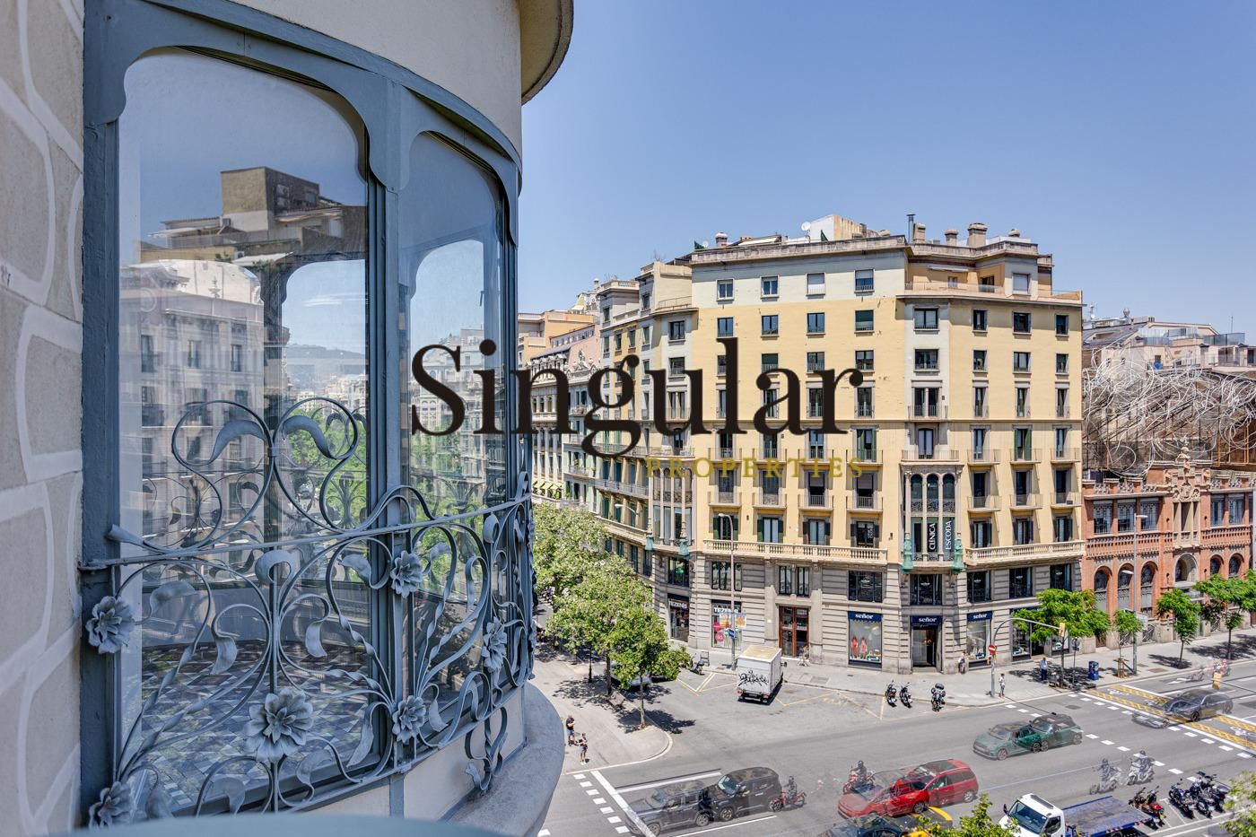 Vista exterior de Piso de alquiler en  Barcelona Capital con Calefacción, Terraza y Balcón