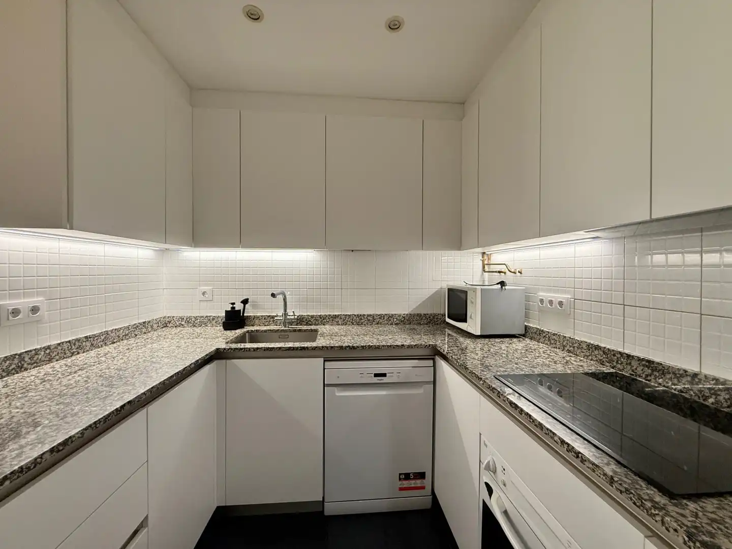 Cuina de Pis en venda en Barcelona amb Calefacció, Parquet i Forn