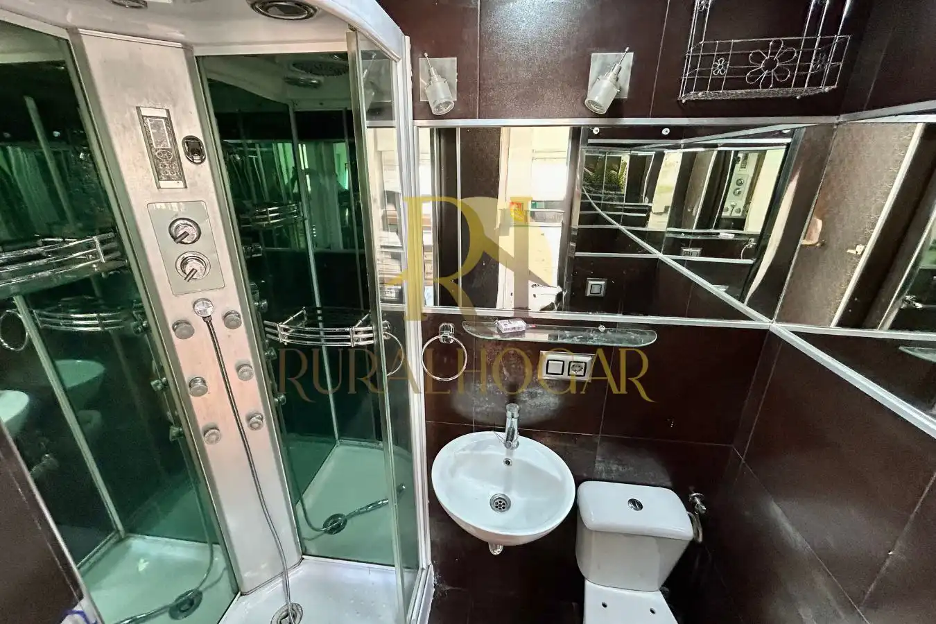 Baño de Casa o chalet en venta en Bustillo del Páramo con Calefacción, Jardín privado y Terraza