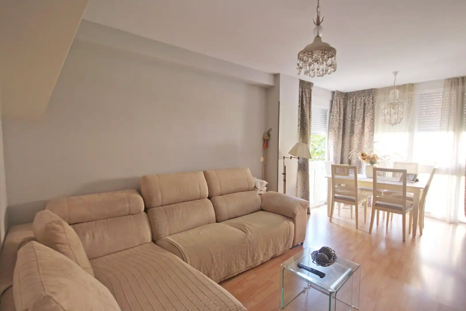 Sala d'estar de Pis en venda en Torremolinos amb Aire condicionat, Calefacció i Jardí privat