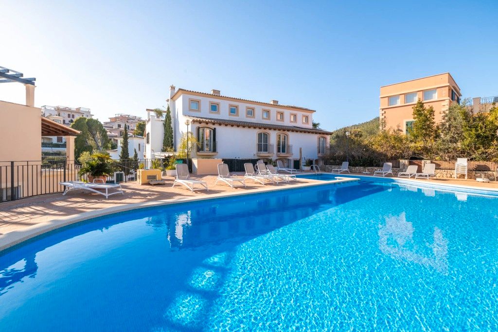 Swimming pool of Single-family semi-detached for sale in Andratx  with Air Conditioner, Heating and Terrace