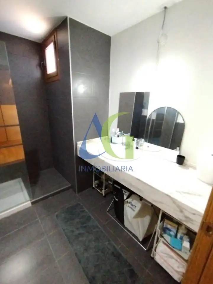 Bathroom of Houses for sale in San Andrés del Rabanedo  with Heating, Terrace and Storage room