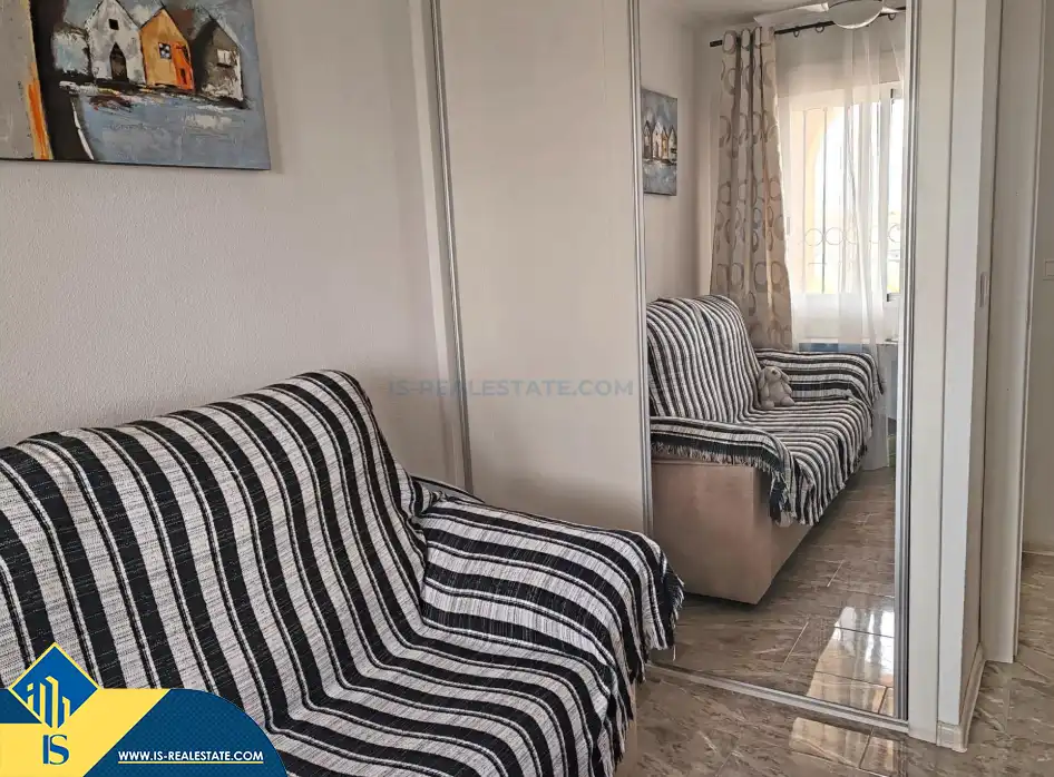 Dormitori de Pis en venda en Orihuela amb Terrassa, Moblat i Piscina comunitària