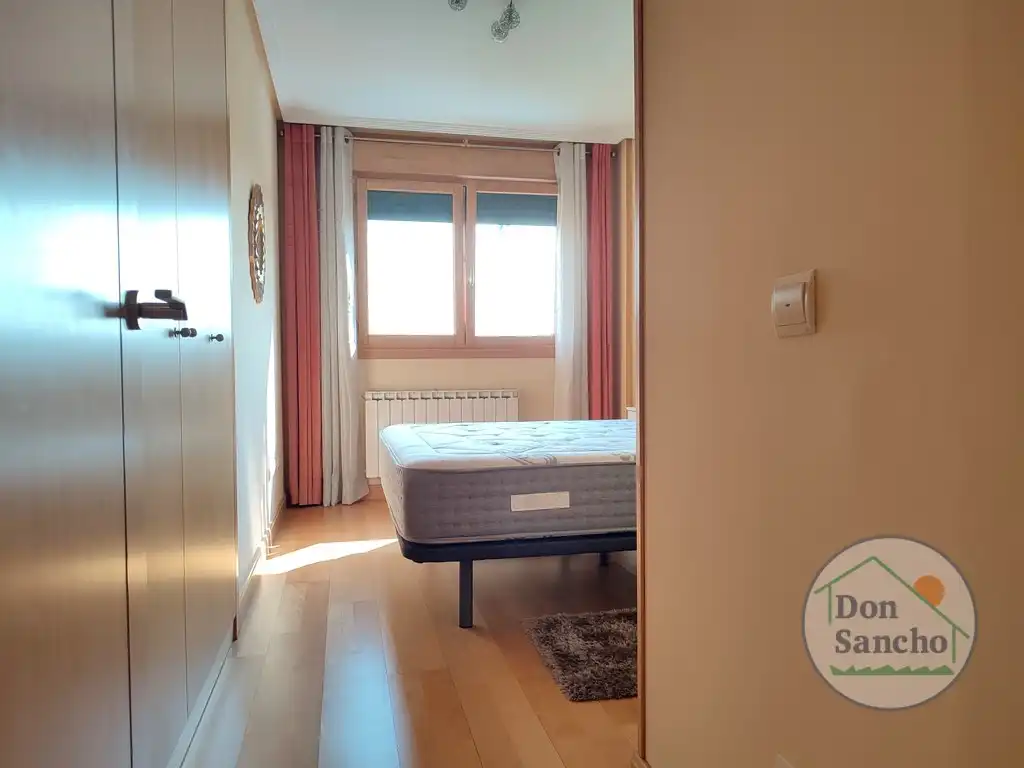 Bedroom of Attic for sale in Valladolid  with Air Conditioner, Heating and Terrace