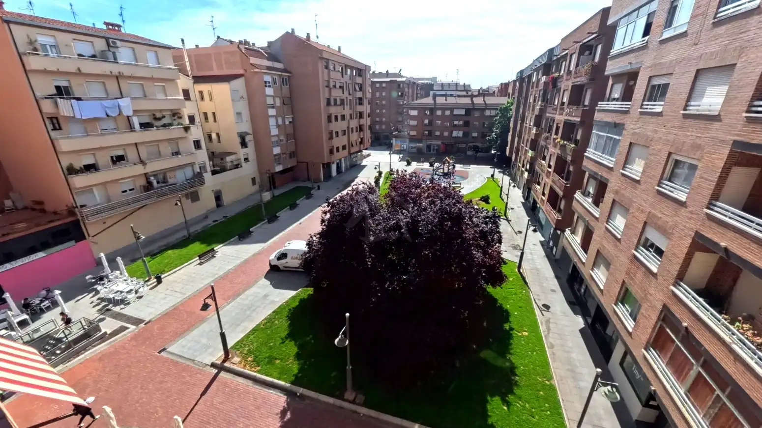 Vista exterior de Piso en venta en  Logroño con Calefacción, Parquet y Trastero