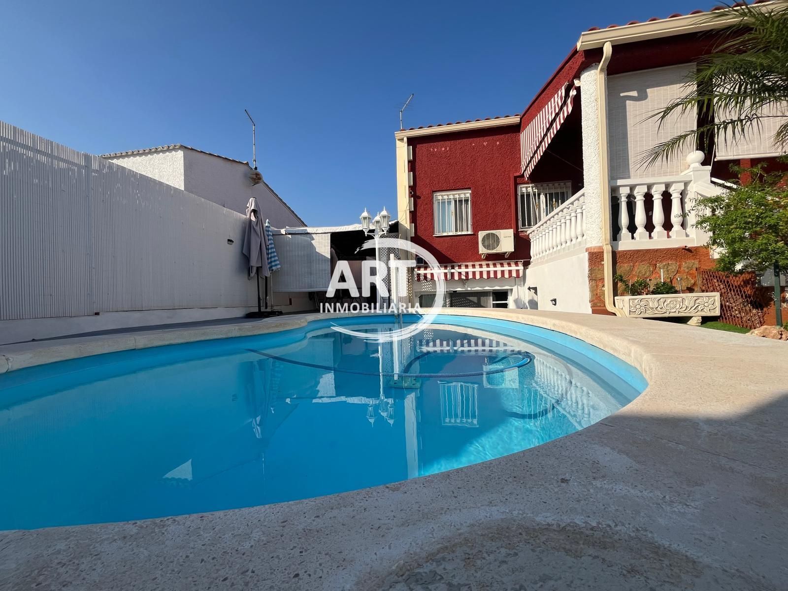 Swimming pool of Single-family semi-detached for sale in La Pobla de Vallbona  with Air Conditioner, Heating and Terrace