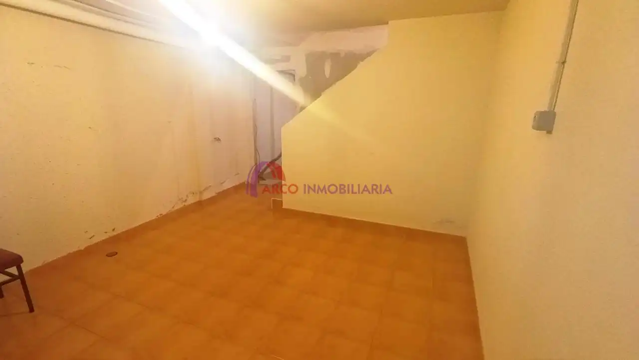 Casa adosada en venda en Burgos amb Calefacció, Terrassa i Traster