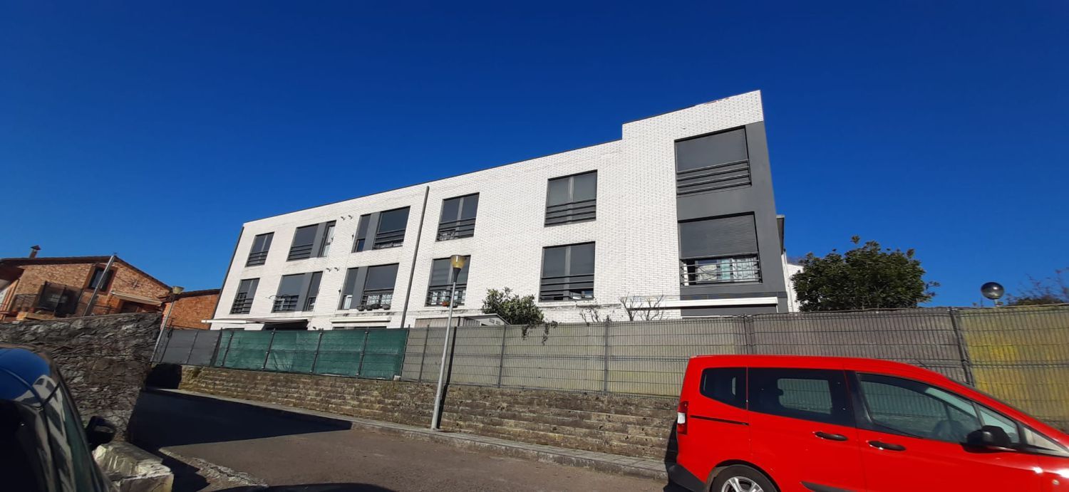 Vista exterior de Pis en venda en Solórzano amb Calefacció, Traster i Moblat