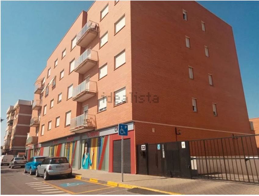 Vista exterior de Pis en venda en Ciudad Real Capital amb Calefacció i Traster