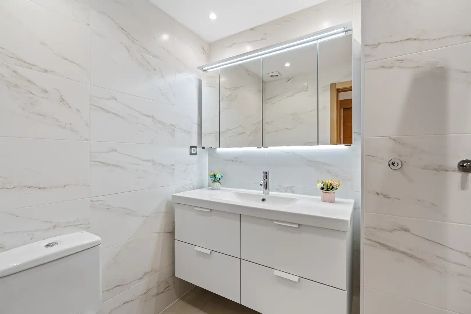 Bathroom of Apartments for rent in Estepona  with Air Conditioner, Terrace and Storage room