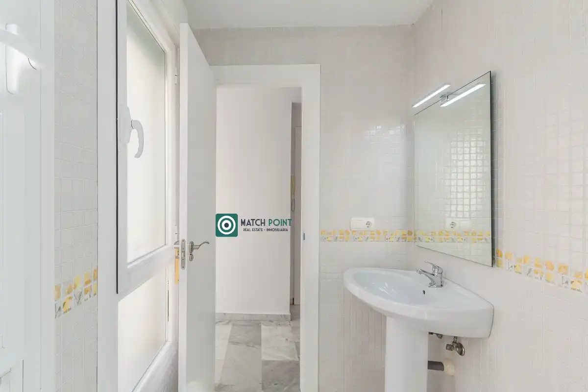 Badezimmer von Einfamilien-Reihenhaus zum Verkauf in Almuñécar