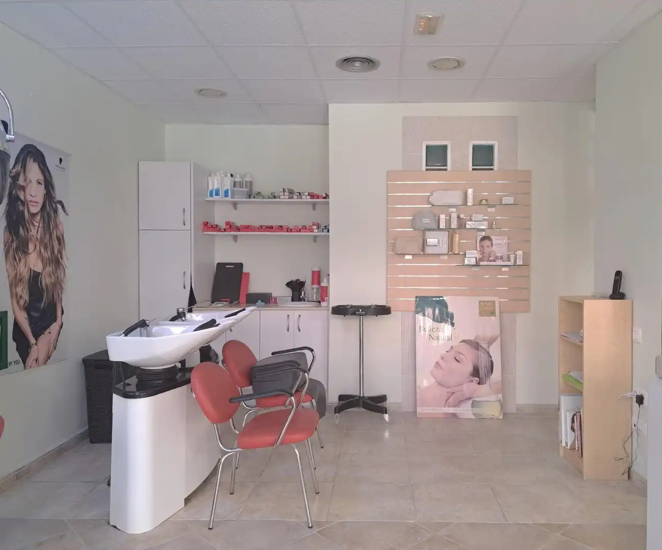 Local en venda en Requena amb Aire condicionat