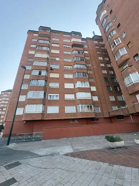 Flat with terrace for sale in Calle Parque Arturo León, imagen 3