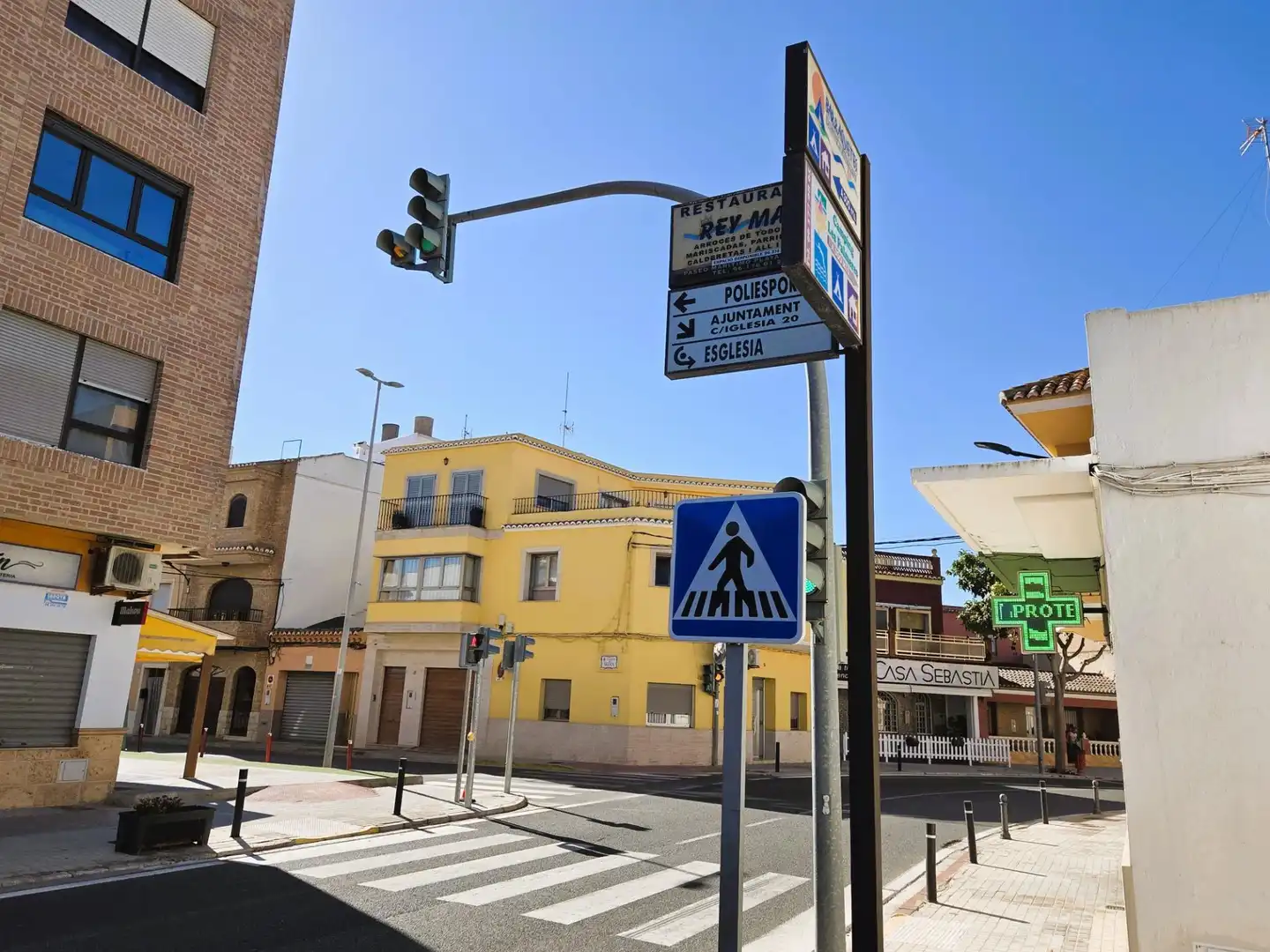 Vista exterior de Casa o xalet de lloguer en Sueca amb Aire condicionat, Terrassa i Moblat