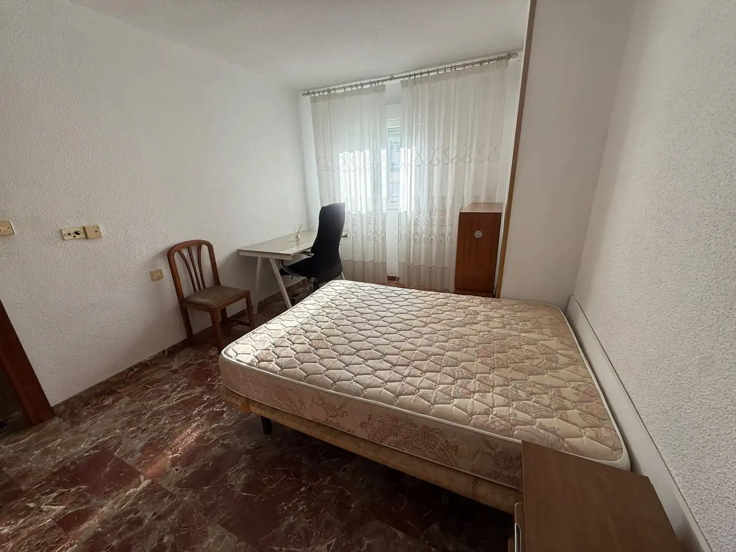 Schlafzimmer von Wohnung zur Miete in Granada mit Klimaanlage, Heizung und Möbliert