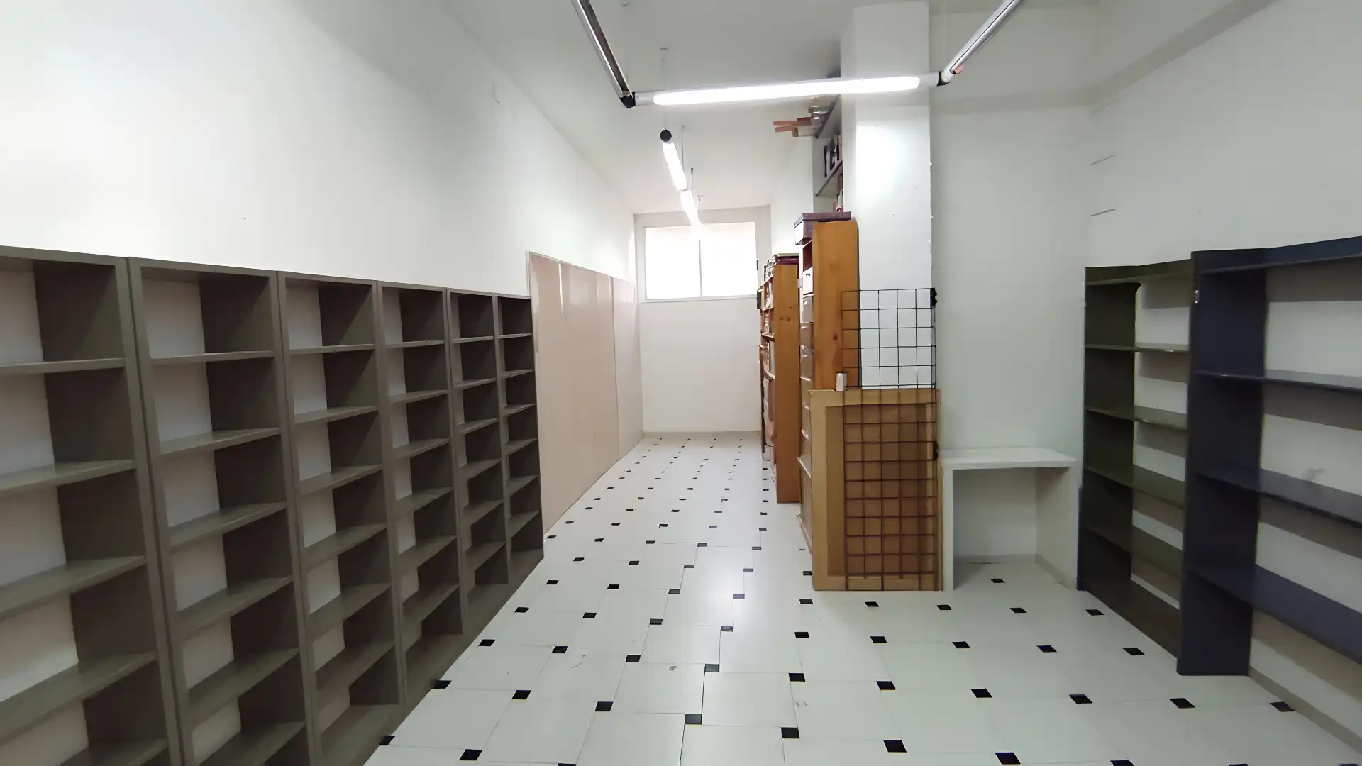 Local comercial en alquiler en Zubiaurre Kalea, imagen 2