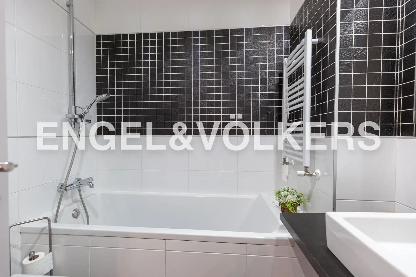 Baño de Ático de alquiler en Pozuelo de Alarcón con Calefacción, Jardín privado y Terraza