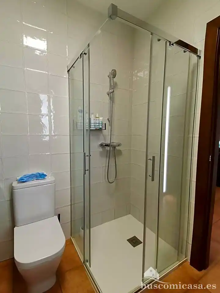 Bany de Casa o xalet en venda en Linares amb Aire condicionat, Calefacció i Terrassa
