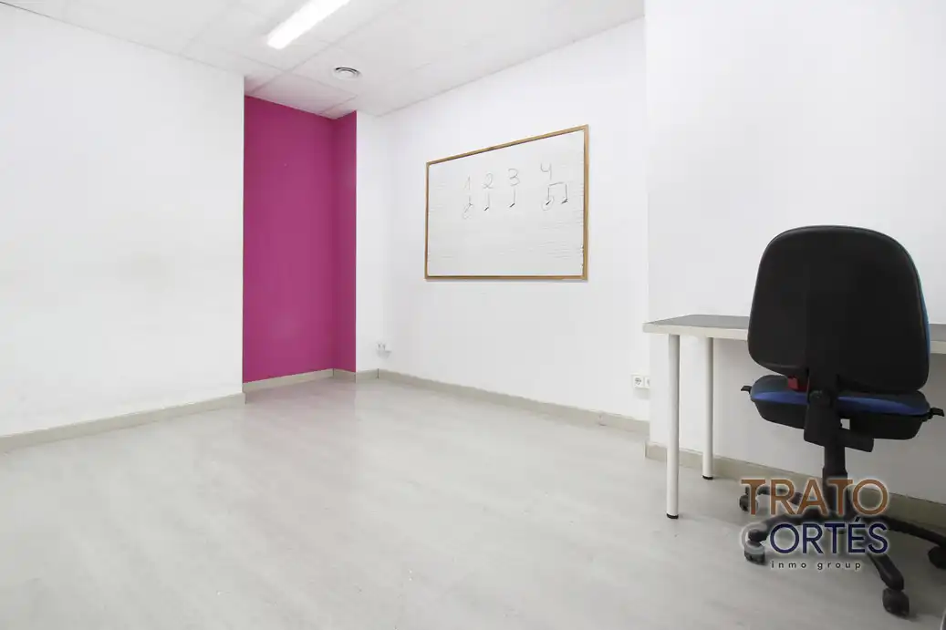 Gewerbefläche zum Verkauf in Carrer del Centre, imagen 12