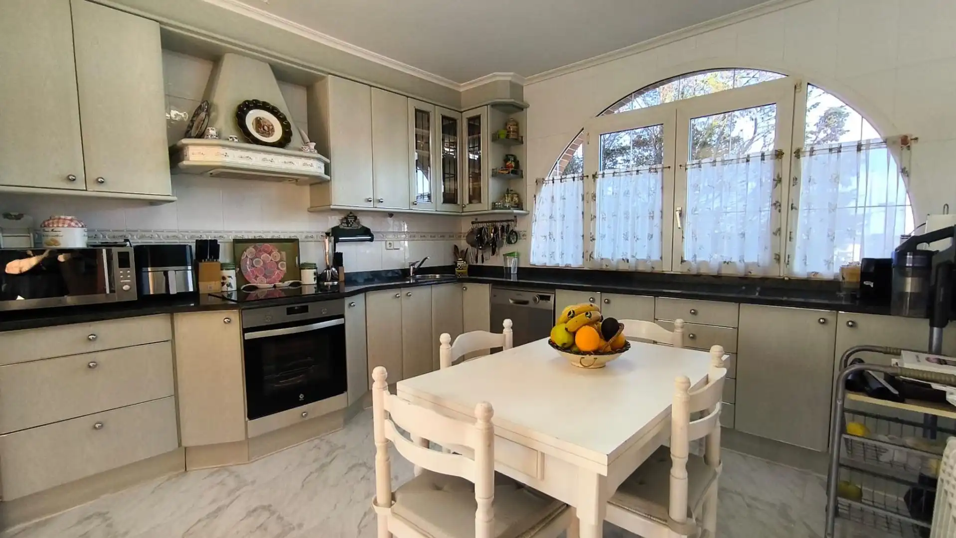 Cocina de Casa o chalet en venta en Santander con Calefacción, Jardín privado y Terraza