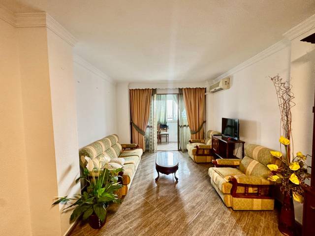 Piso en Venta en  EDUARDO CARVAJAL en Carranque - Haza Cuevas