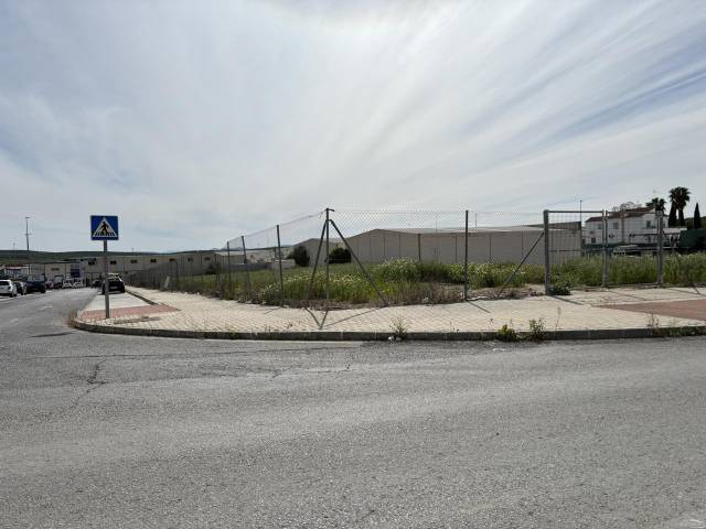 Terreno residencial en Venta en De La Rioja en Las Vegas - Campoaras