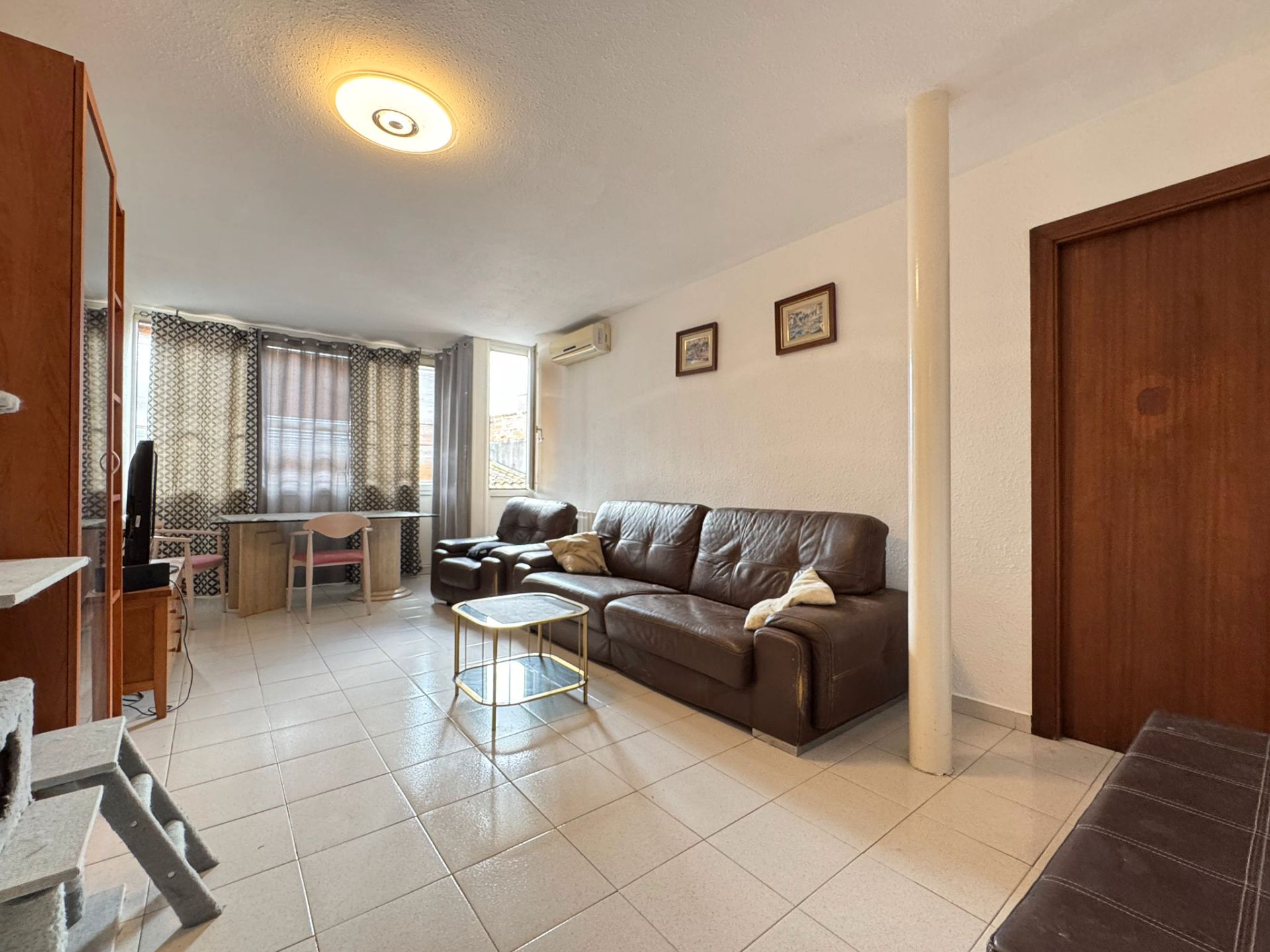 Living room of Flat for sale in Figueres  with Air Conditioner, Heating and Terrace