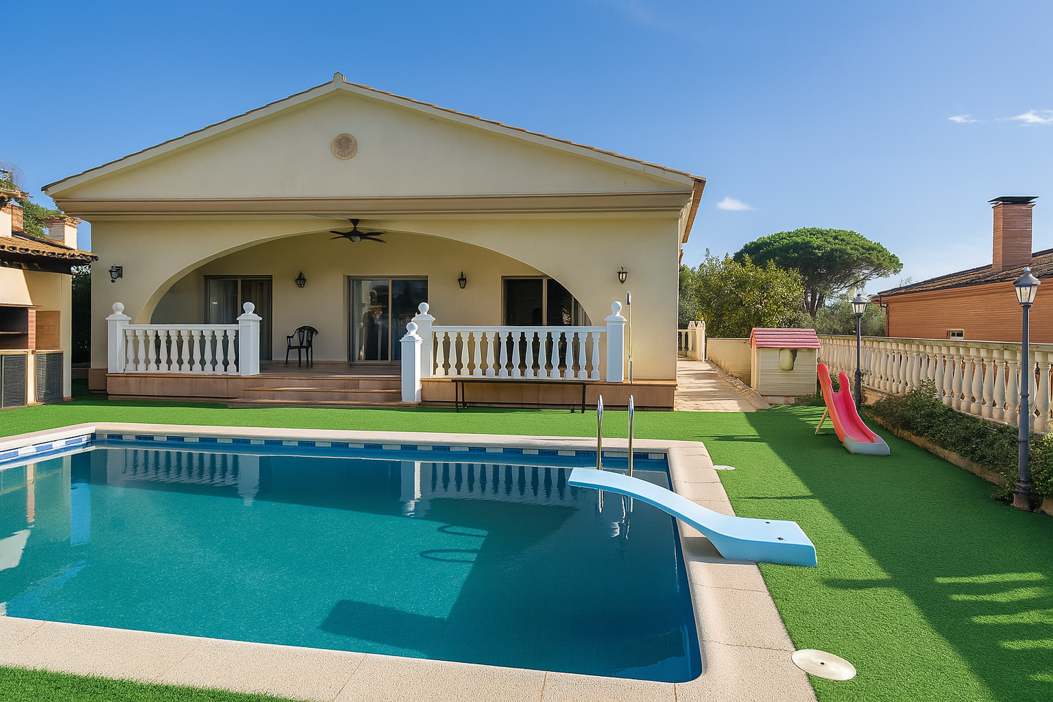 Piscina de Casa o xalet en venda en Vidreres amb Aire condicionat, Calefacció i Terrassa