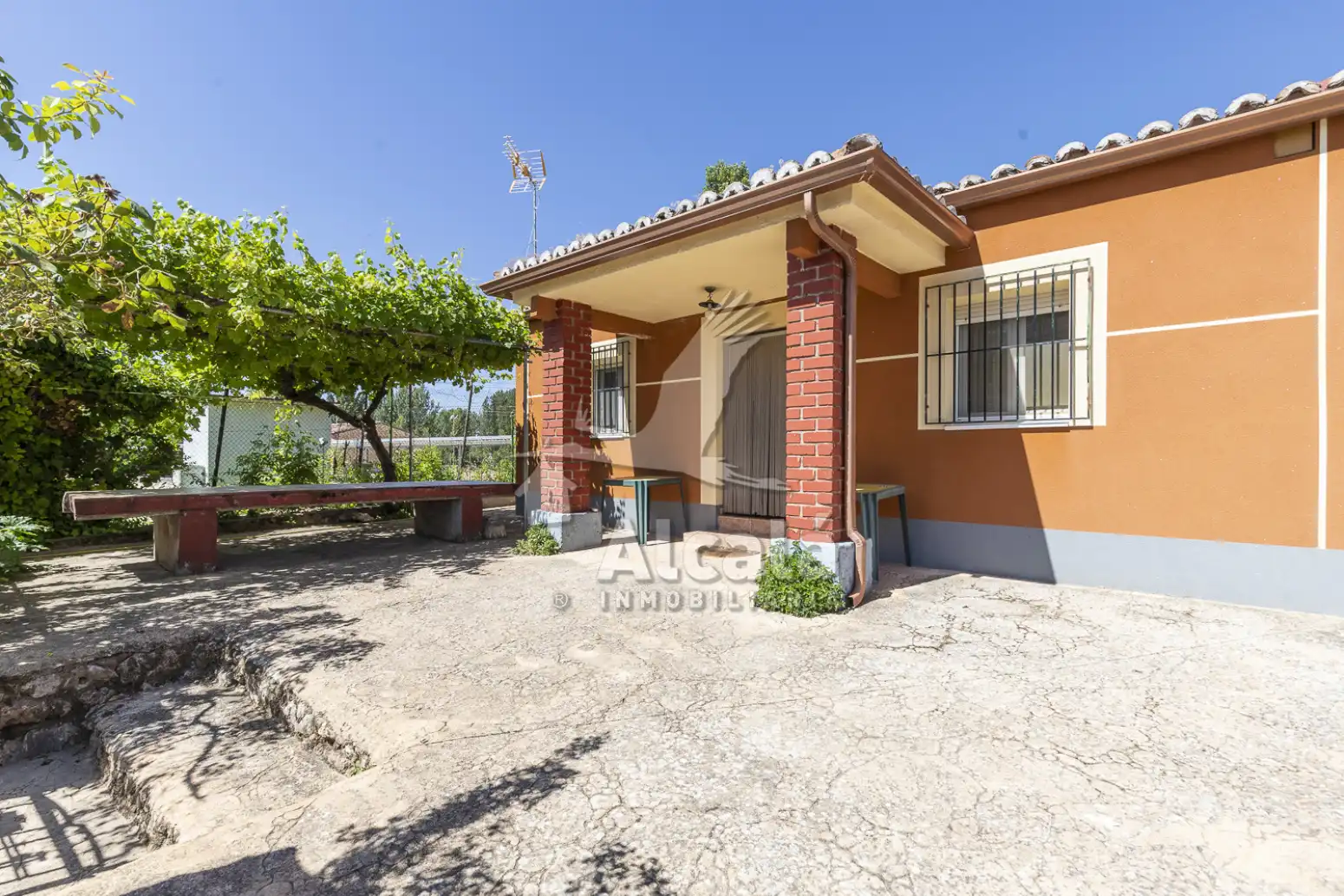 Vista exterior de Casa o chalet en venta en Cifuentes con Calefacción, Jardín privado y Trastero