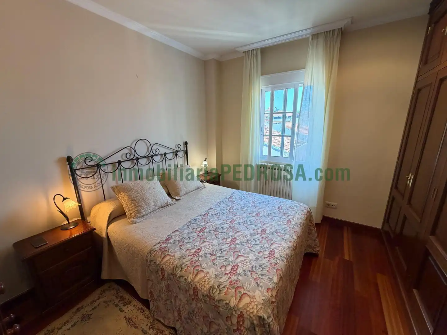 Apartamento en venta en JOAQUIN COSTA, Zona de Plaza de Barcelos