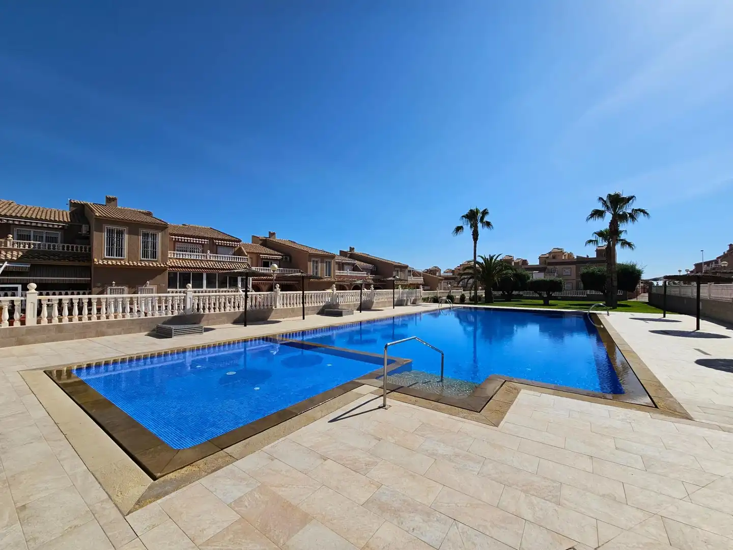 Piscina de Casa o xalet en venda en Santa Pola amb Aire condicionat, Jardí privat i Moblat