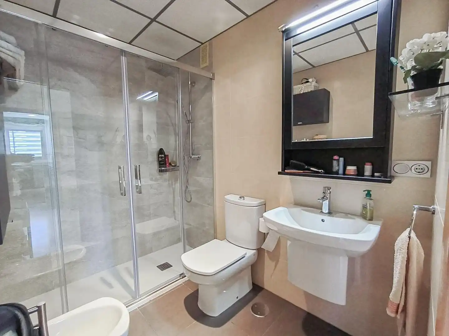 Baño de Piso en venta en Benidorm con Aire acondicionado, Calefacción y Terraza