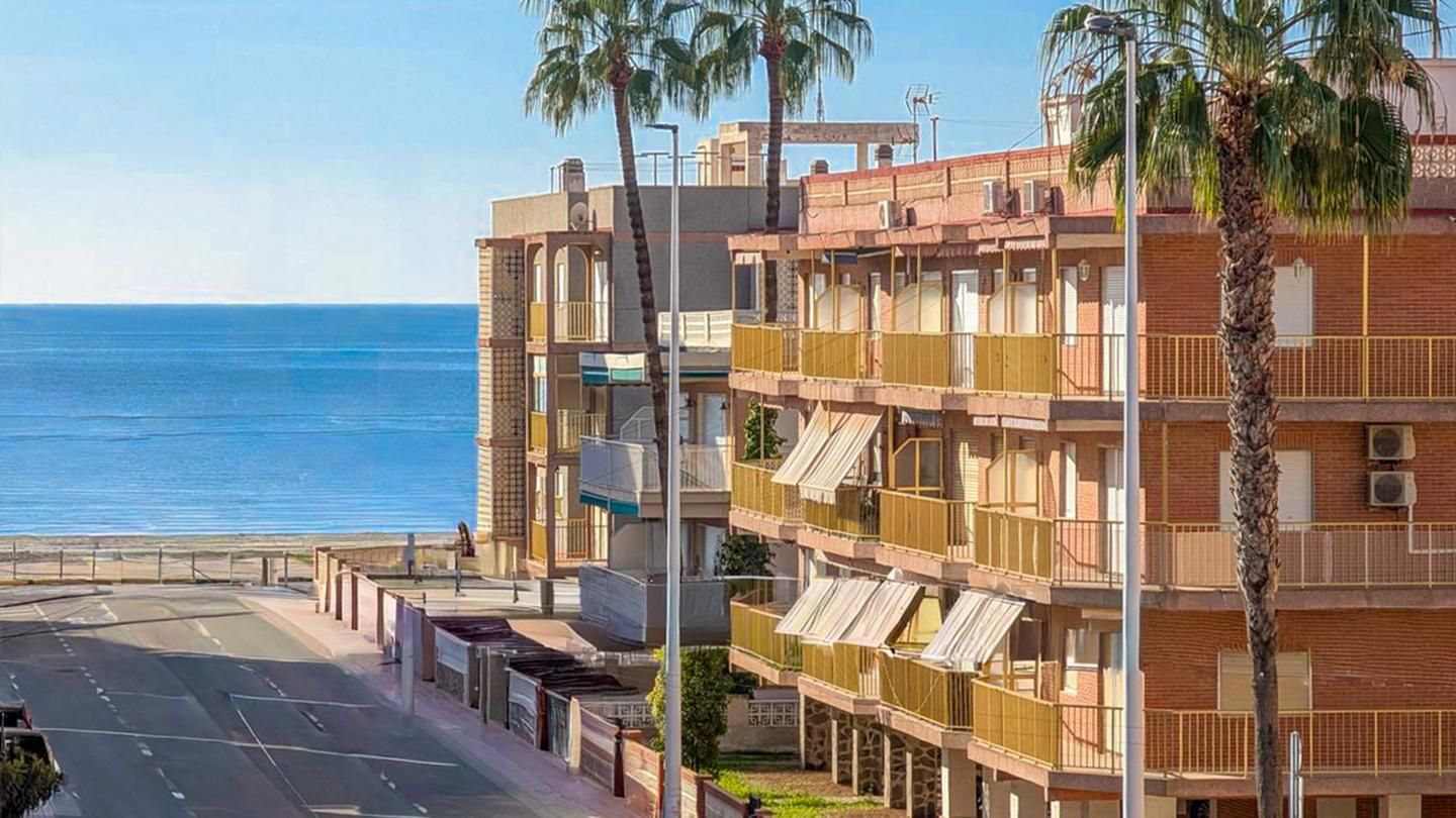 Vista exterior de Pis en venda en Santa Pola amb Aire condicionat, Terrassa i Traster