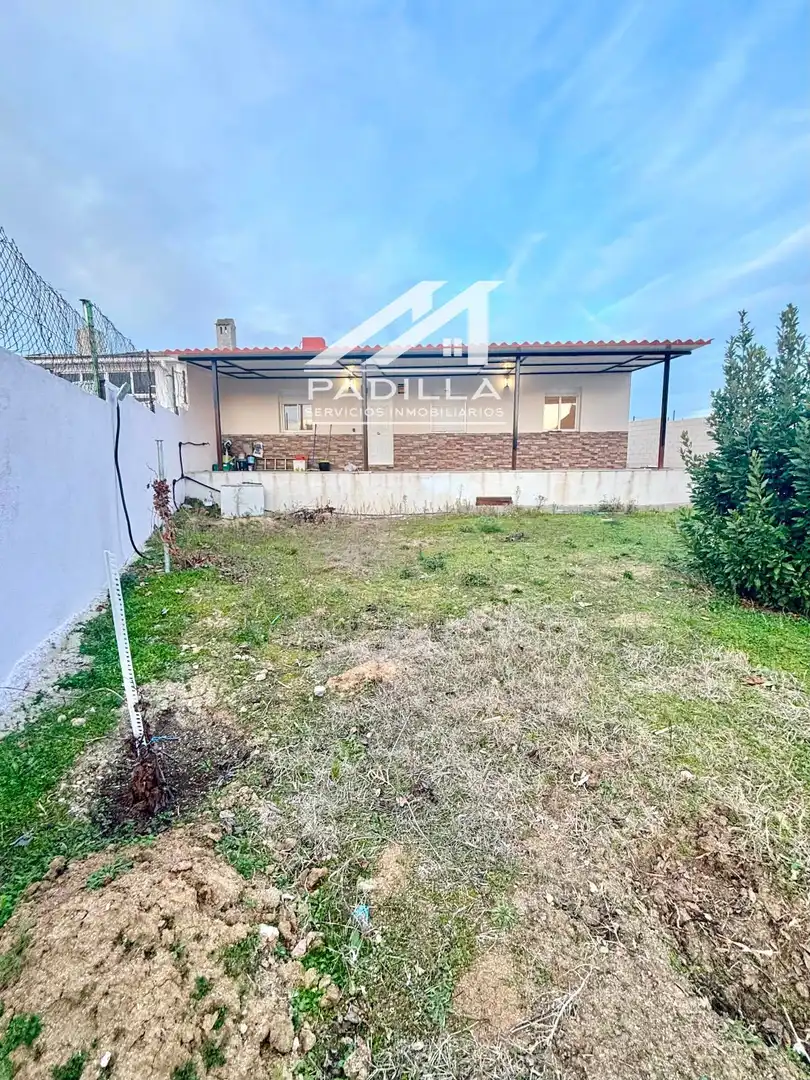 Casa adosada en venta en El Viso de San Juan con Calefacción