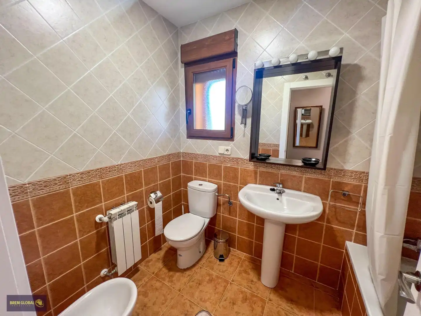 Bany de Casa o xalet en venda en El Berrueco amb Calefacció, Jardí privat i Alarma
