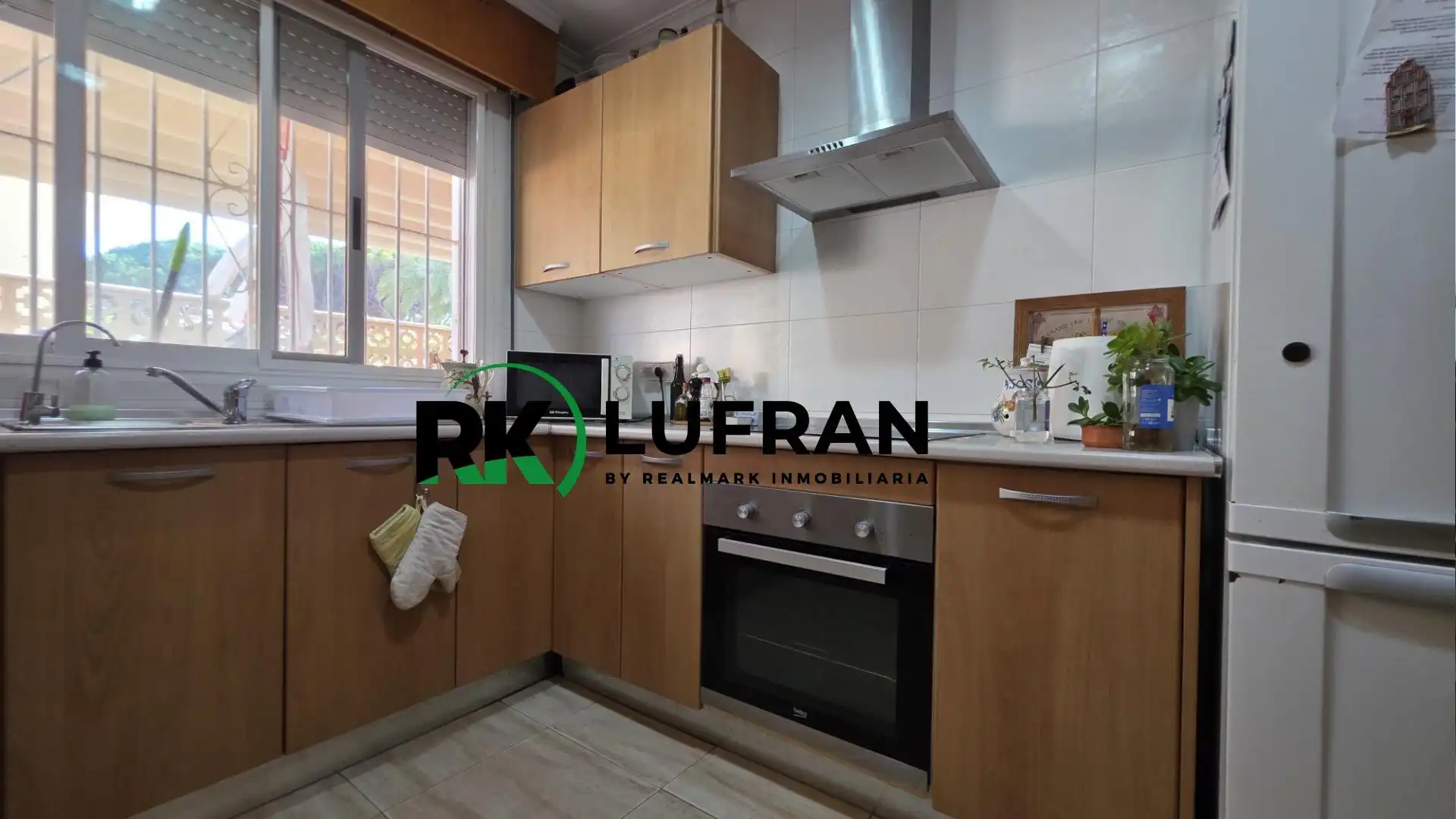 Küche von Wohnung zum Verkauf in El Campello mit Klimaanlage, Privatgarten und Terrasse