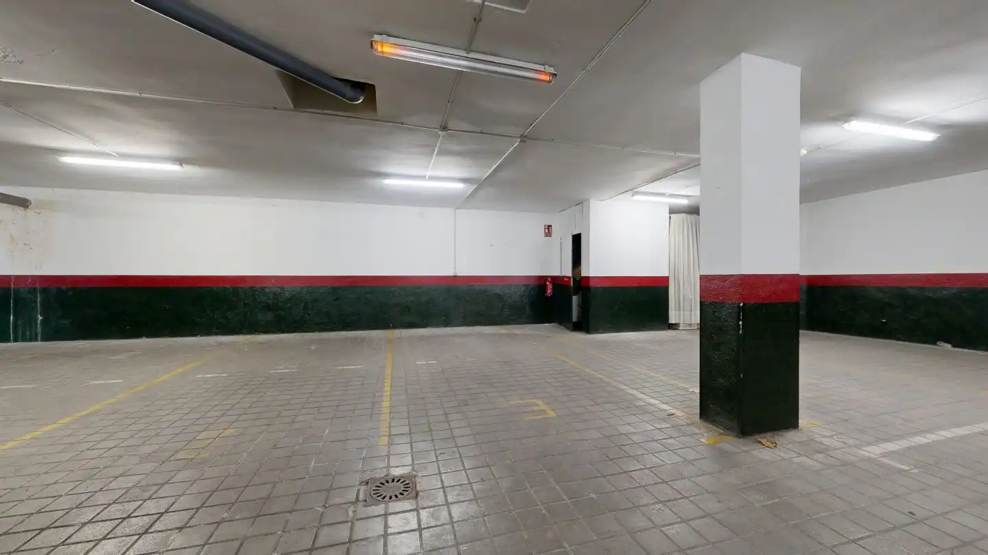 Parking of Office for sale in Madrid  with Air Conditioner, Heating and Storage room