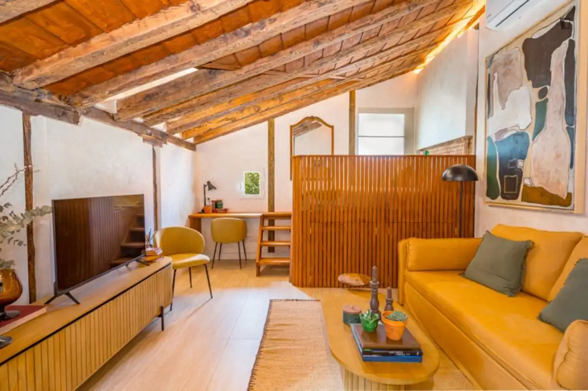 Sala d'estar de Estudi de lloguer en Madrid amb Aire condicionat, Calefacció i Moblat