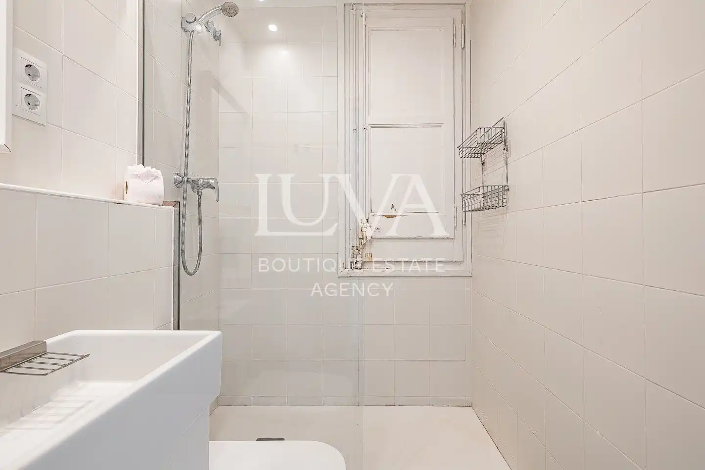 Bany de Apartament en venda en Barcelona amb Aire condicionat i Calefacció