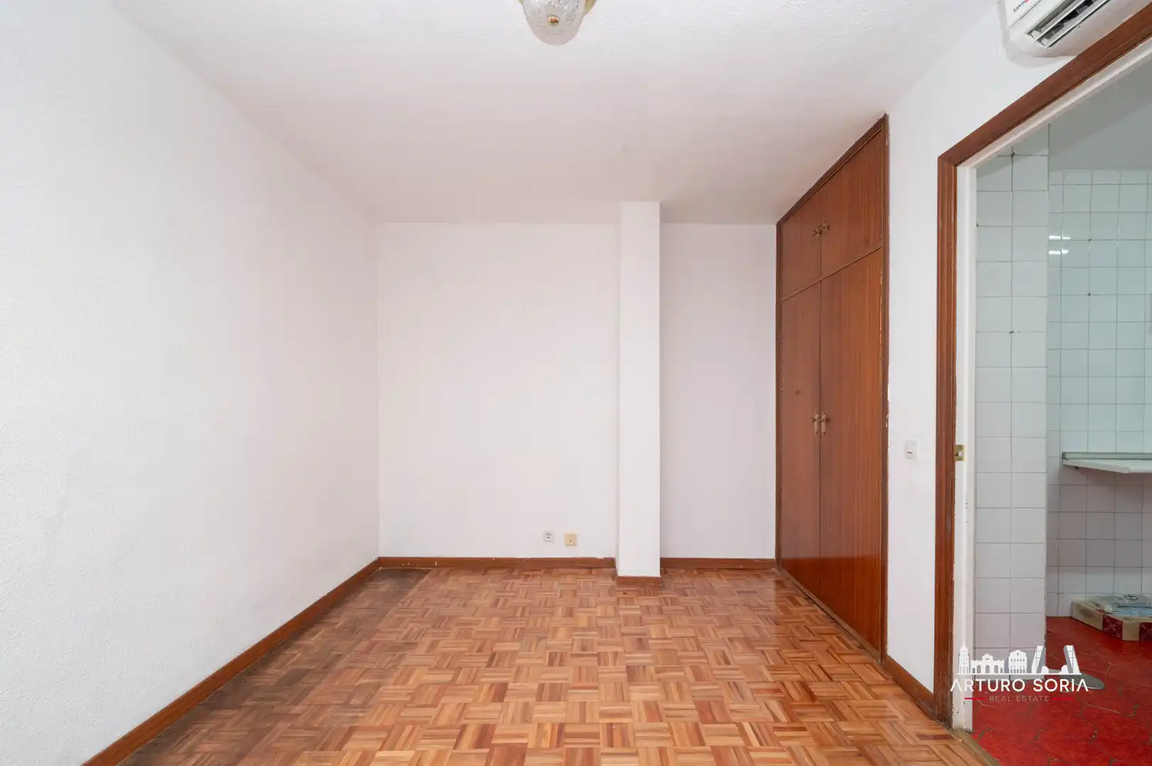 Habitación de Piso en venta en Madrid con Calefacción y Terraza