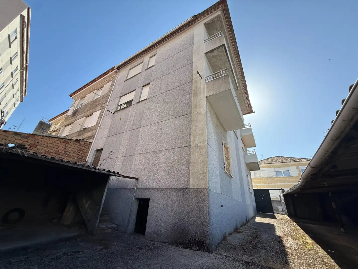 Vista exterior de Casa o xalet en venda en Vigo  amb Terrassa i Balcó