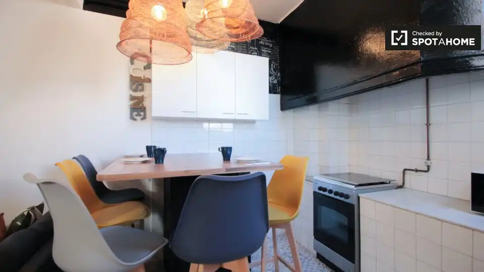 Cocina de Piso para compartir en Barcelona con Aire acondicionado, Calefacción y Amueblado